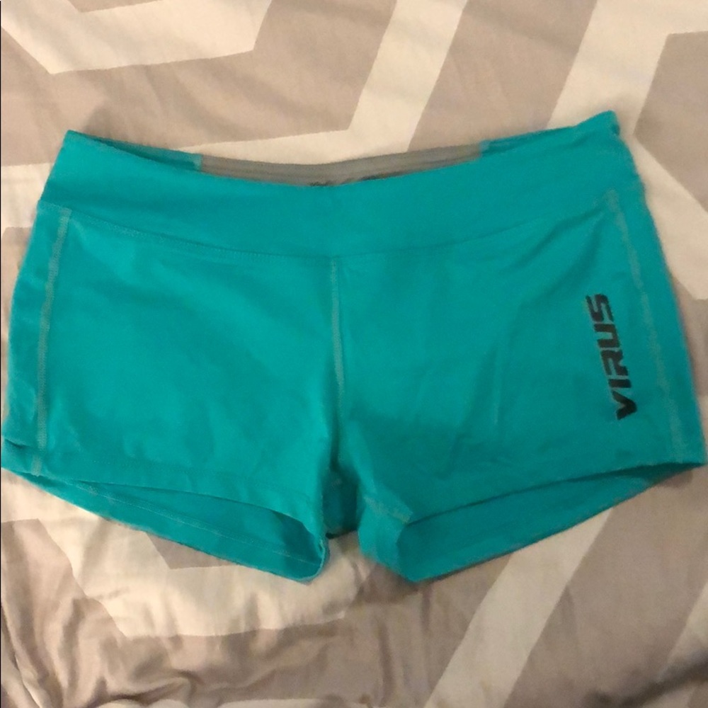 NWOT Virus Women’s workout shorts size small